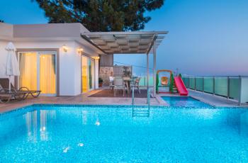 Villa Talya Korunaklı Geniş Aile Tatil Villası