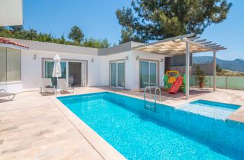 Villa Talya Korunaklı Geniş Aile Tatil Villası