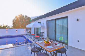 Villa Alice Jakuzili Balayı Villası