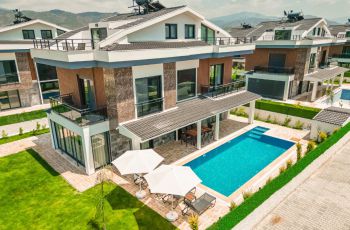 Villa Galaksi Dünya 2 - Şehir Merkezi & Plaja Yakın Villa