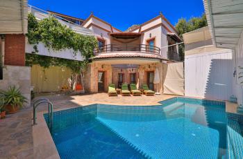 Villa Maral, 4 Kişilik Muhafazakar Villa