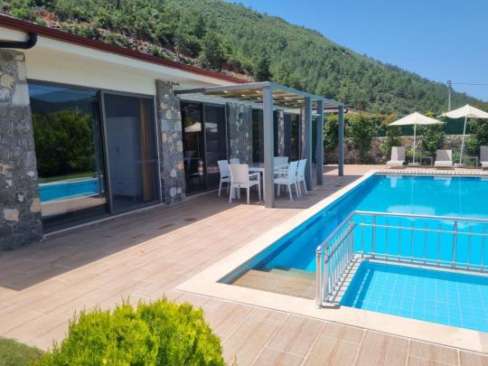 Villa Hayat 2, Jakuzili Muhafazakar Villa