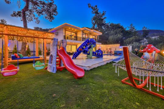 Villa Peri Masalı, Muhafazakar Bahçeli Çocuk Havuzlu Villa