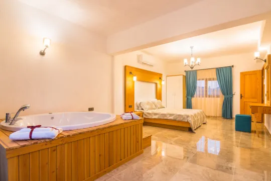 Villa Tiraje - Geniş Bahçeli & Şık Tasarımlı Kiralık Villa